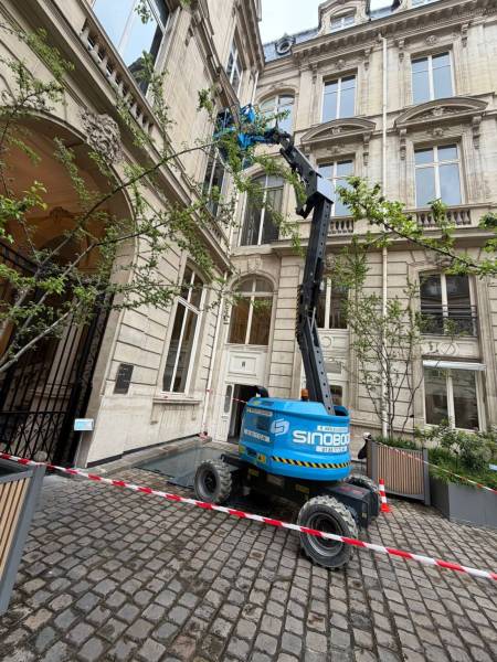 Nacelle articulée 12m SINOBOOM en location à PARIS en ILE DE FRANCE