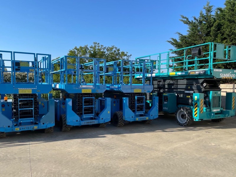 location d’une nacelle ciseau électrique tout terrain à VILLEPINTE en SEINE SAINT DENIS