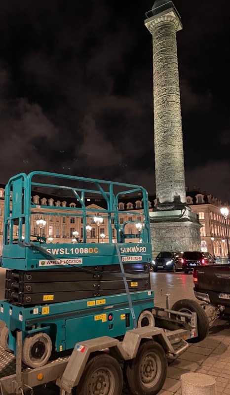 Nacelle ciseau Electrique en Location Place Vendôme à PARIS